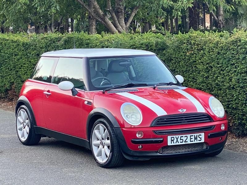 Red Used 2002 Mini Cooper Hatch Hatchback | £1,000 - Image 1/4