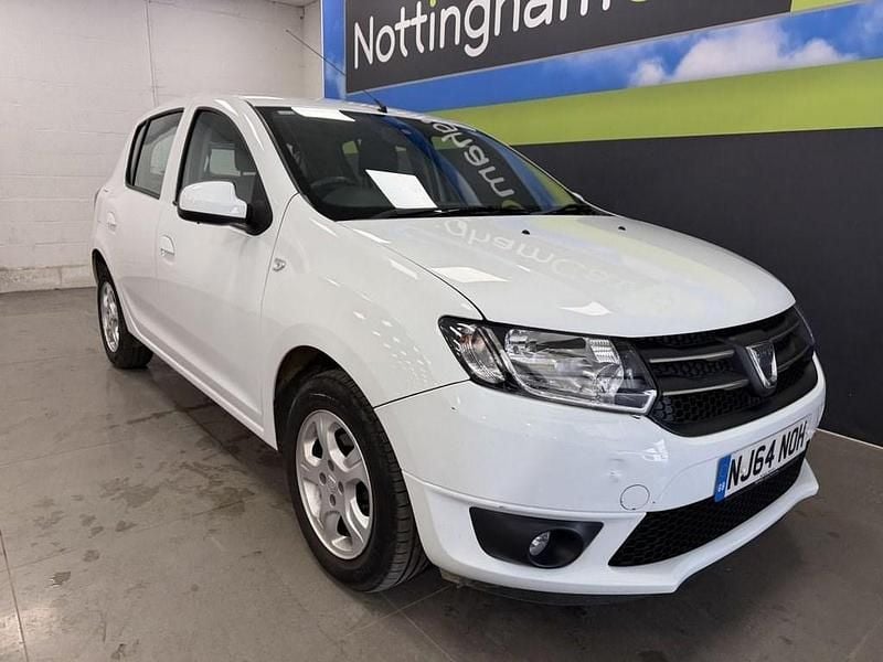 Używany Dacia Sandero Lauréate 90 KM (66 kW) 2014 Biały Hatchback