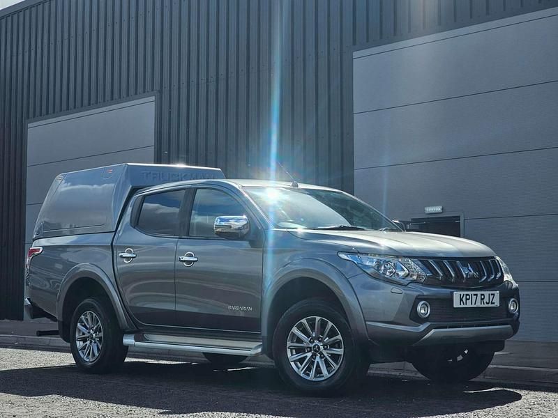 Grey Used 2017 Mitsubishi L200 Pickup | £8,490 (Fair price) - Image 1/4