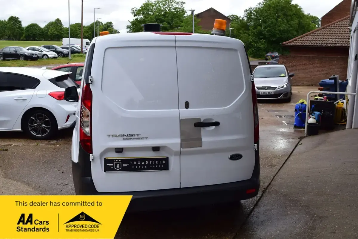 Used Ford Transit Connect 75 HP (55 kW) 2018 White MPV