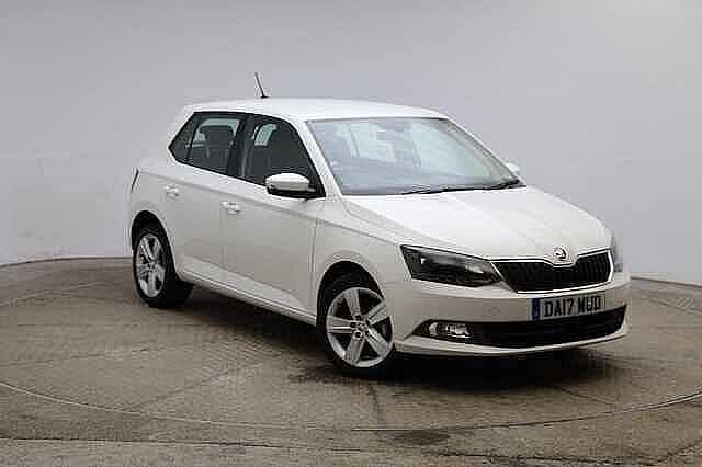 Candy white Used 2017 Skoda Fabia SE L Hatchback | £5,990 (Good price) - Image 1/4