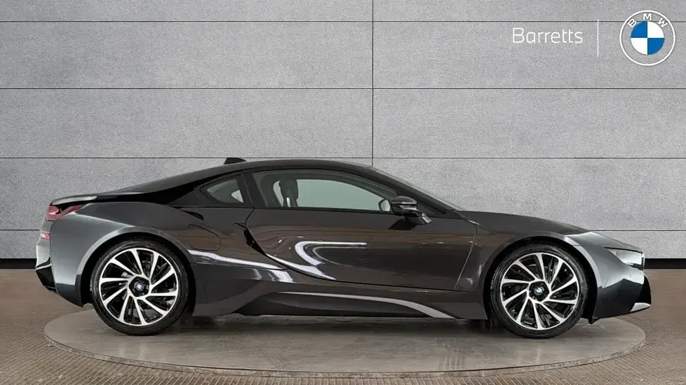 Used BMW i8 357 HP (262 kW) 2016 Grey Coupe