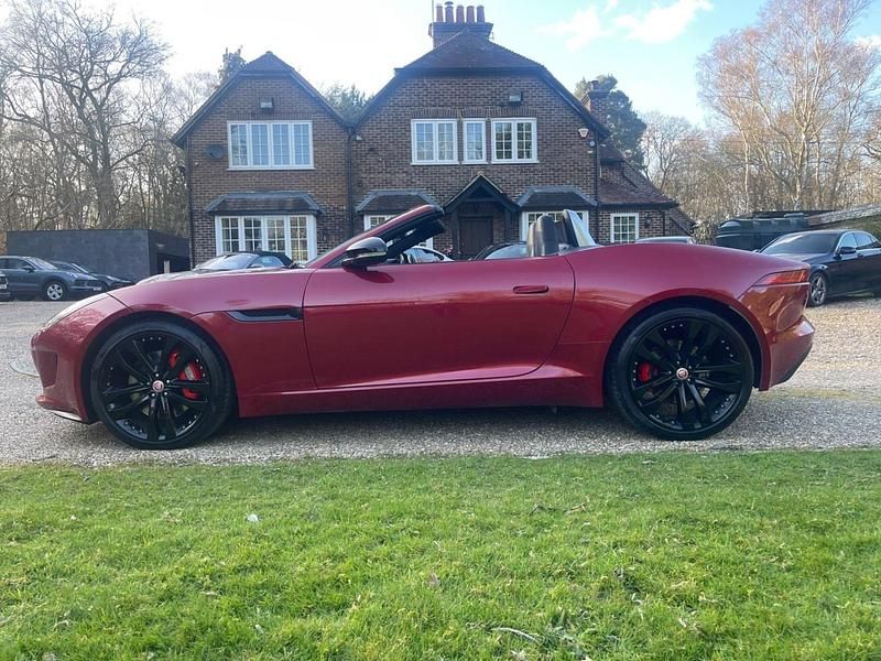 Used Jaguar F-Type Supercharged 380 HP (279 kW) 2015 Red Cabriolet