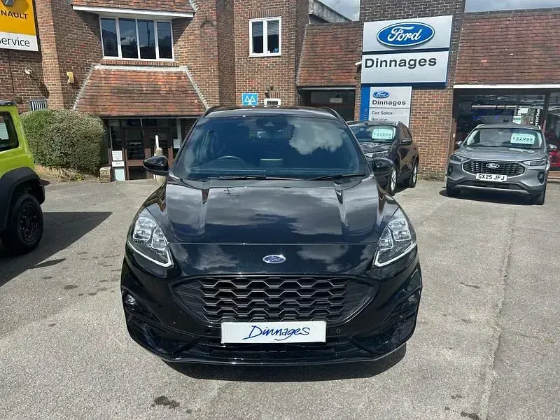Usado Ford Kuga ST-Line 190 CV (139 kW) 2023 Negro SUV