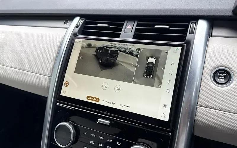 Used Land Rover Discovery HSE Dynamic 300 HP (220 kW) 2021 Other SUV