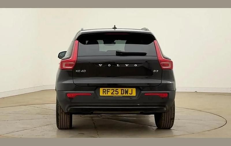 Used Volvo XC40 Plus 161 HP (118 kW) 2025 Black SUV
