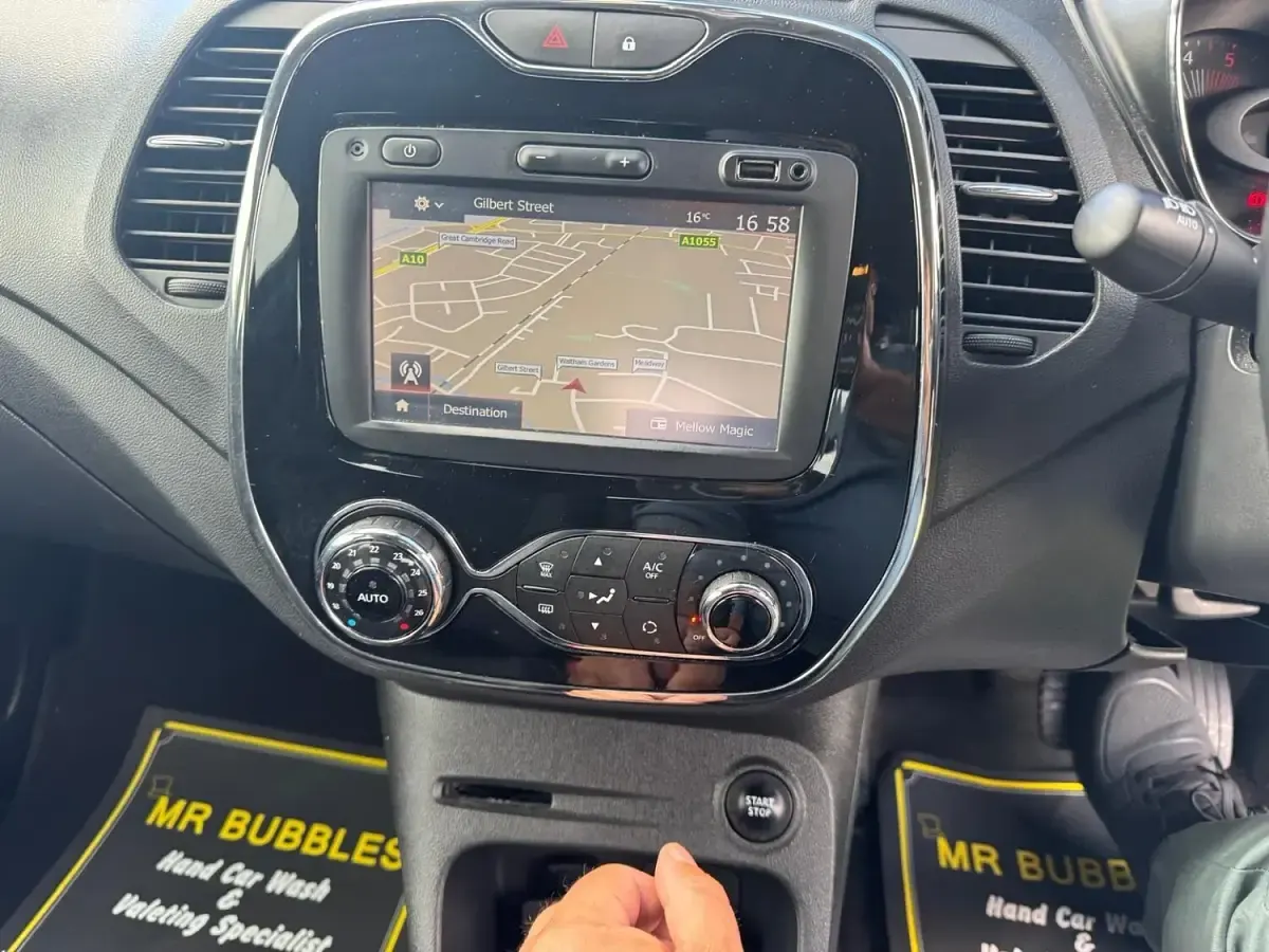 Used Renault Captur Dynamique 90 HP (66 kW) 2017 Grey SUV