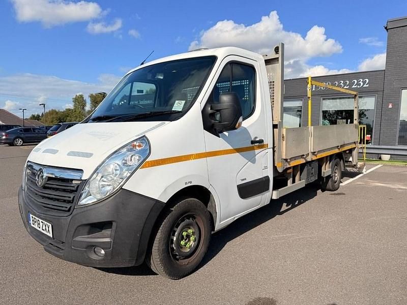 Used Vauxhall Movano 130 HP (95 kW) 2018 White MPV
