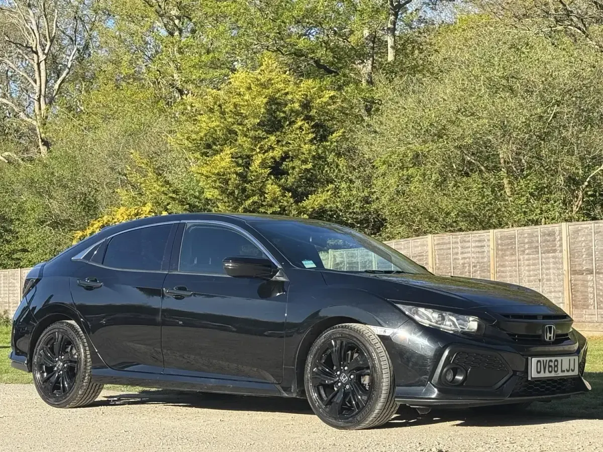 Begagnad Honda Civic SR 120 HK (88 kW) 2018 Svart Halvkombi