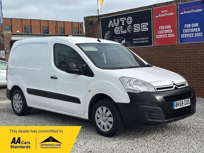 Used Citroën Berlingo 75 HP (55 kW) 2018 White MPV