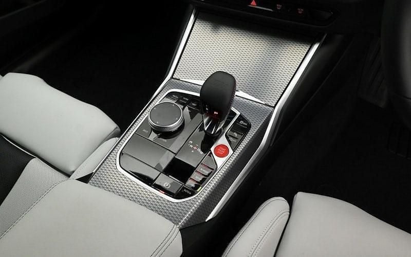 Image 2/4