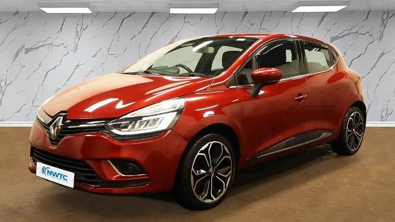 Used Renault Clio IV Dynamique 120 HP (88 kW) 2017 Red Hatchback