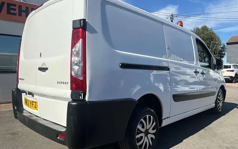Used Peugeot Expert 128 HP (94 kW) 2013 White Van