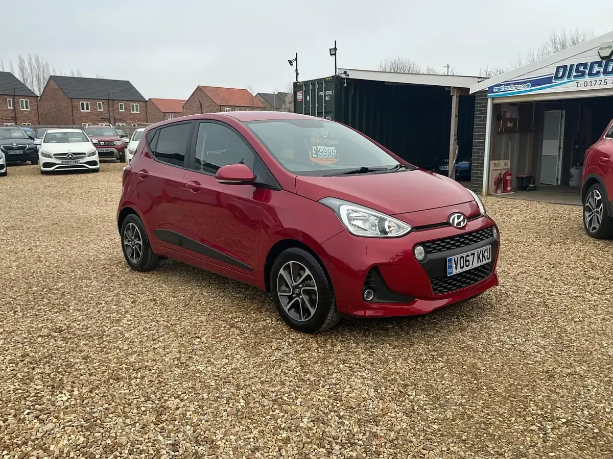 Used Hyundai i10 Premium 87 HP (63 kW) 2017 Red Hatchback