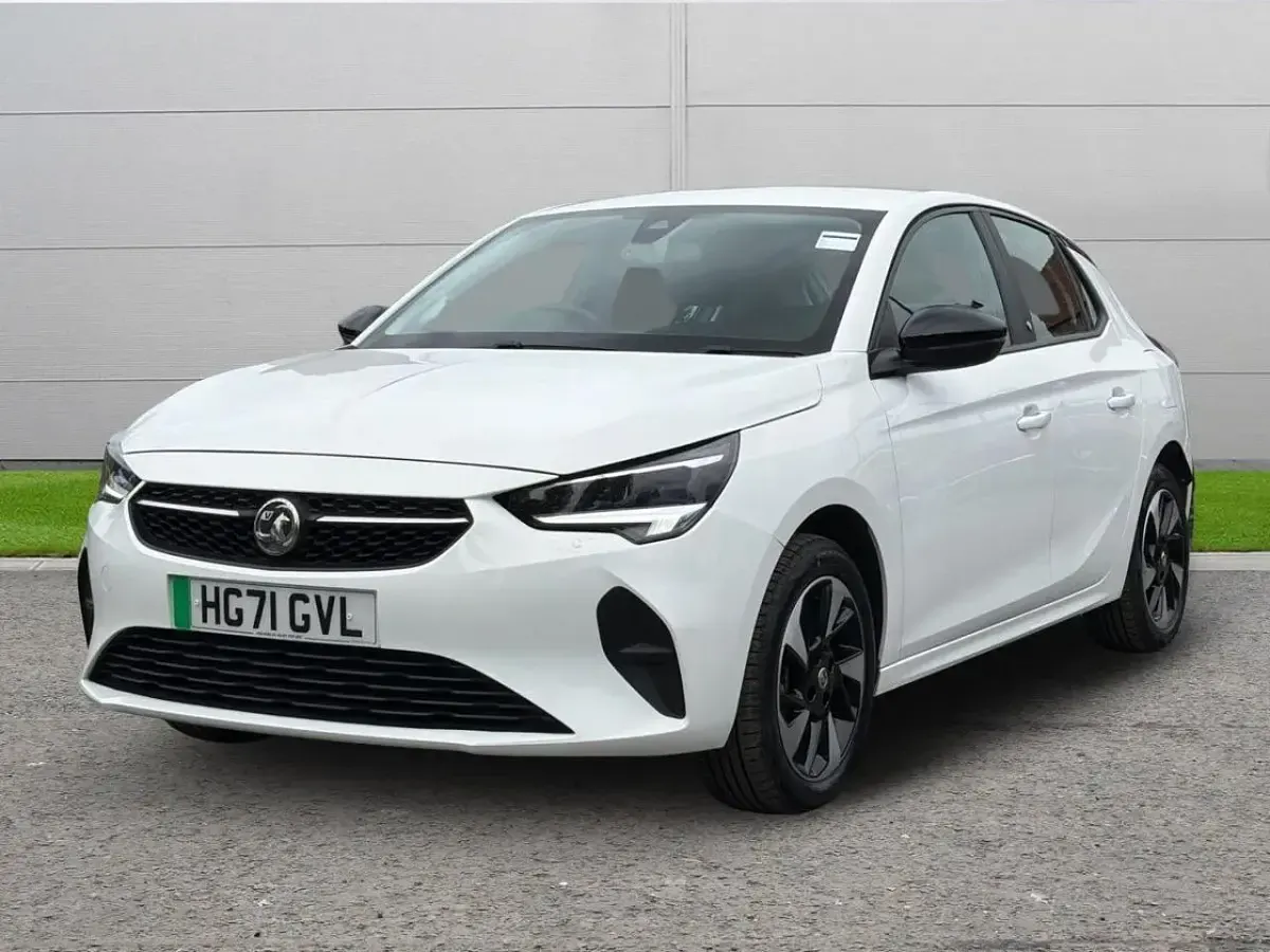 Second-hand Vauxhall Corsa-e 98 kW (134 CP) 2021 Alb Hatchback