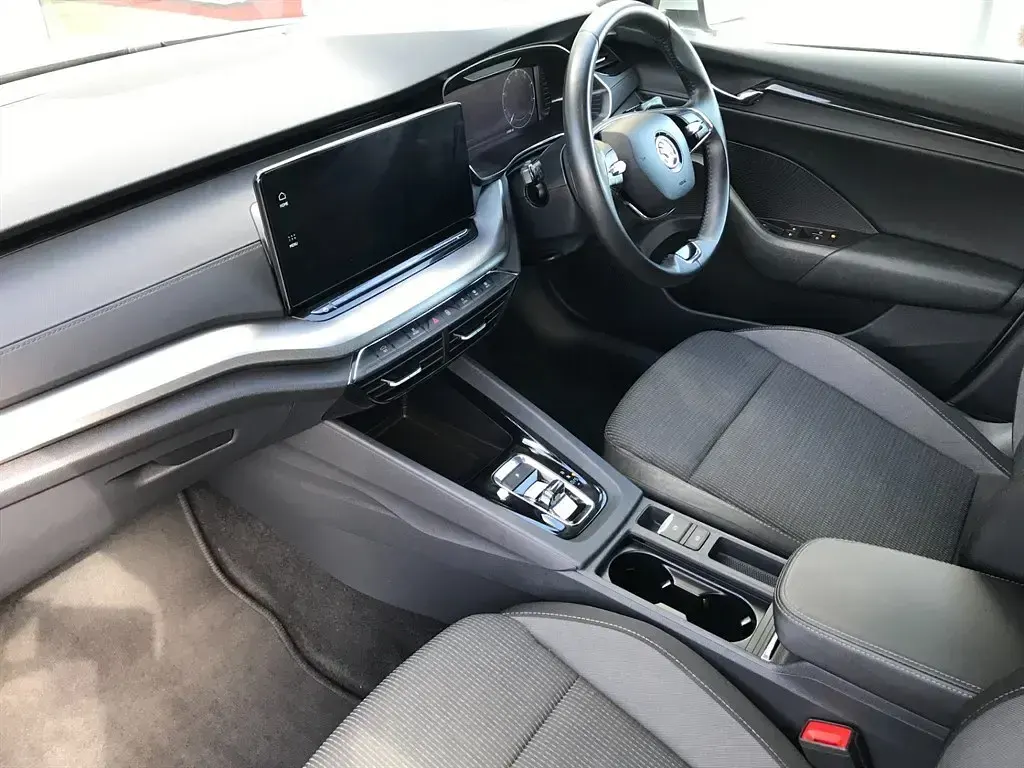 Używany Skoda Octavia SE Technology 110 KM (80 kW) 2023 Srebrny Kombi