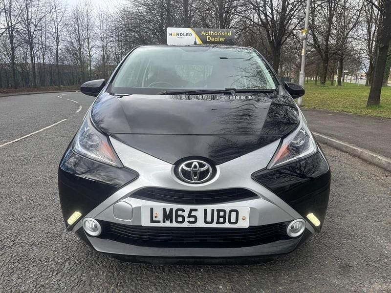 Used Toyota Aygo X-clusiv 69 HP (50 kW) 2015 Black Hatchback