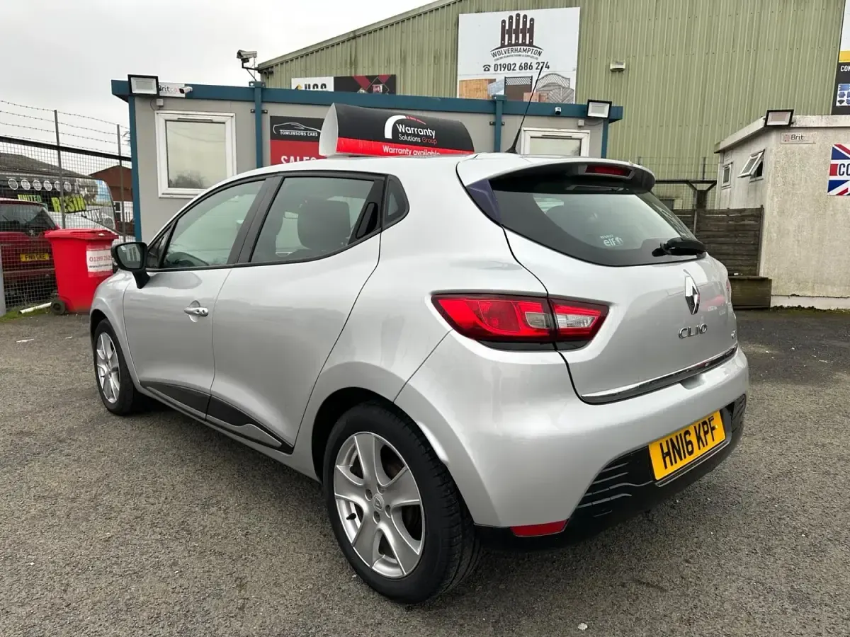 Usado Renault Clio IV Dynamique 2016 Prateado Citadino