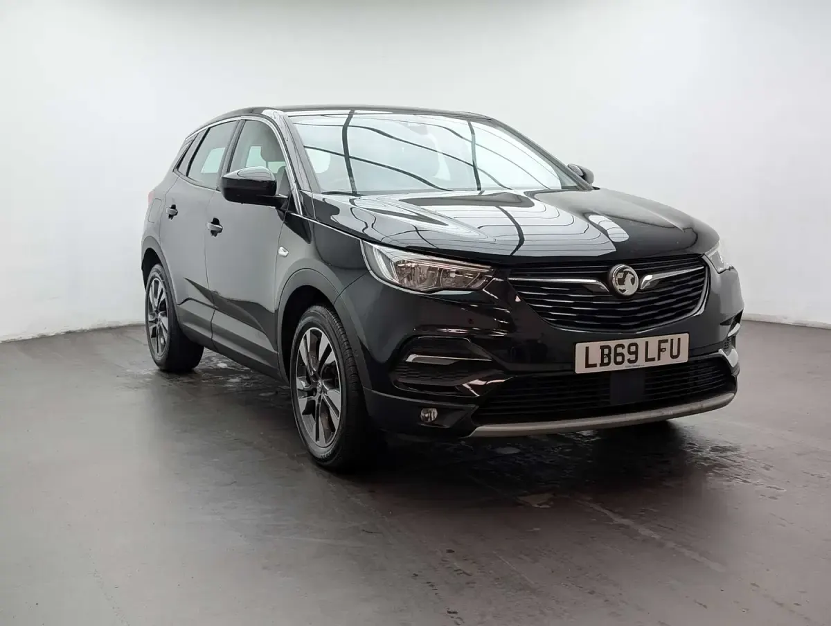 Used Vauxhall Grandland X Sport 130 HP (95 kW) 2019 Black SUV