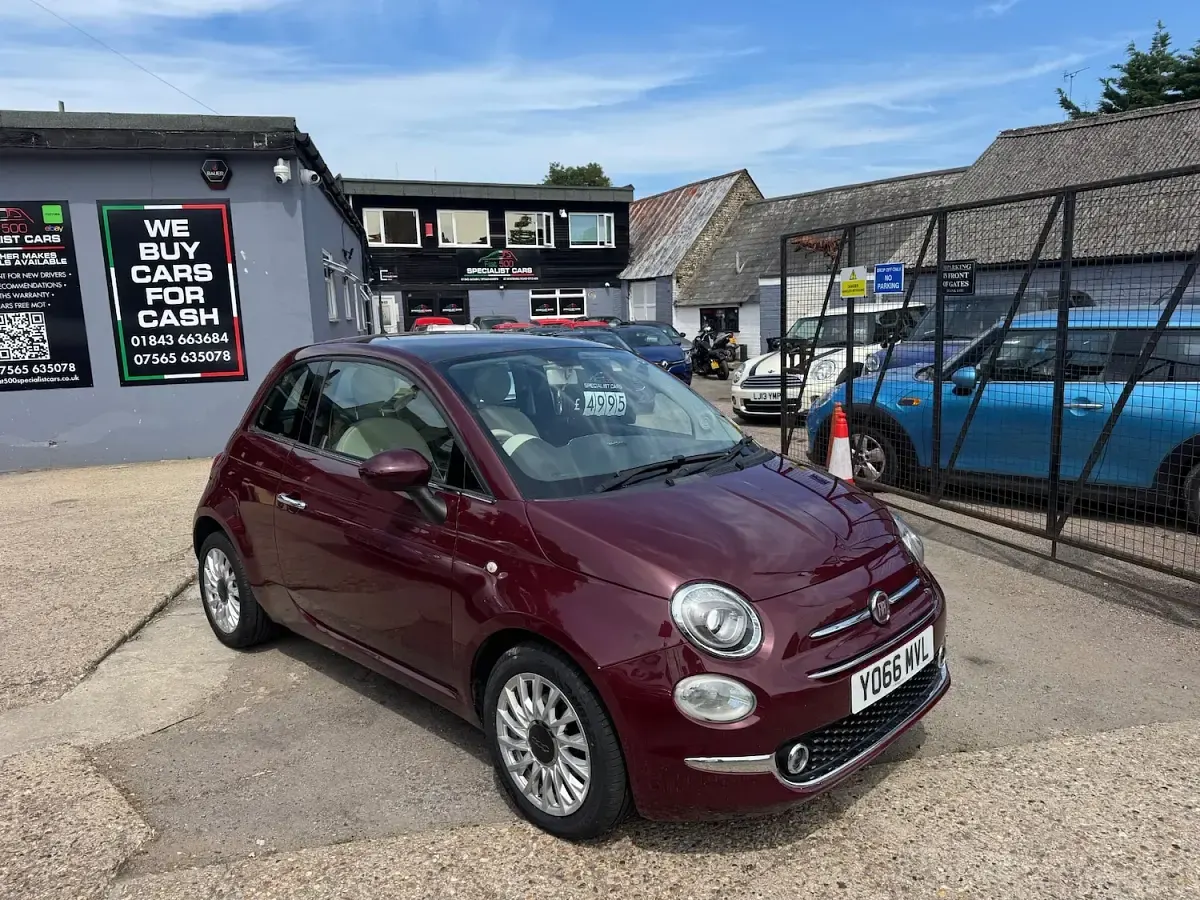 Used Fiat 500 Lounge 69 HP (50 kW) 2016 Red Hatchback