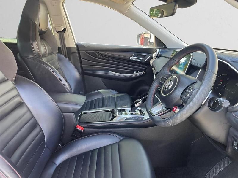 White Used 2024 MG HS Trophy SUV | £18,495 (Fair price) - Image 1/4