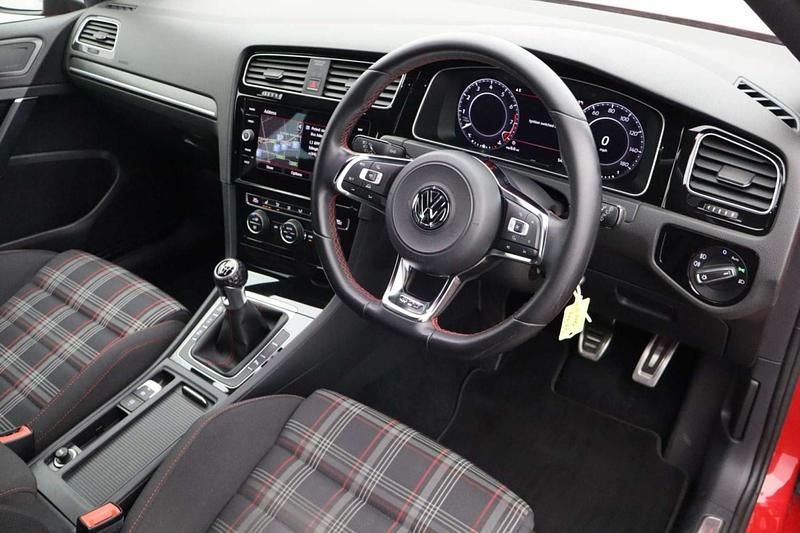 Used VW Golf VII GTI 230 HP (169 kW) 2017 Red Hatchback