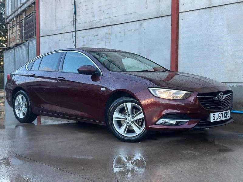 Used Vauxhall Insignia SRi 2017 Red Hatchback