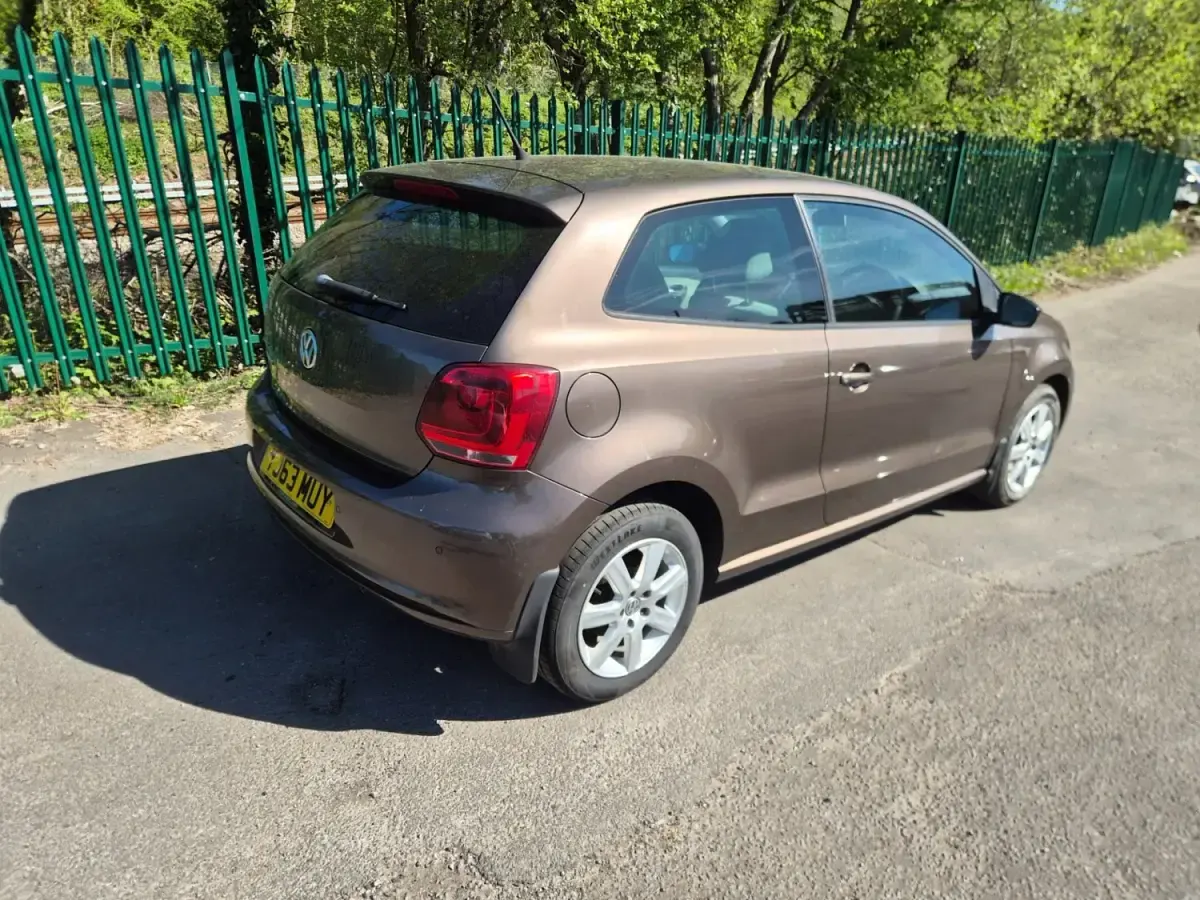 Begagnad VW Polo Edition 2013 Brun Halvkombi