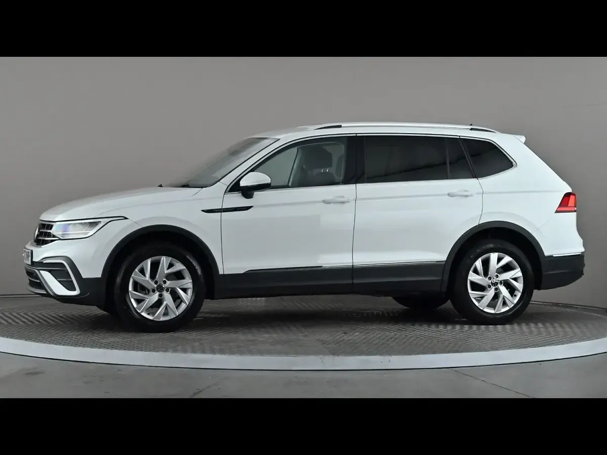 Used VW Tiguan Allspace Life 150 HP (110 kW) 2022 White SUV