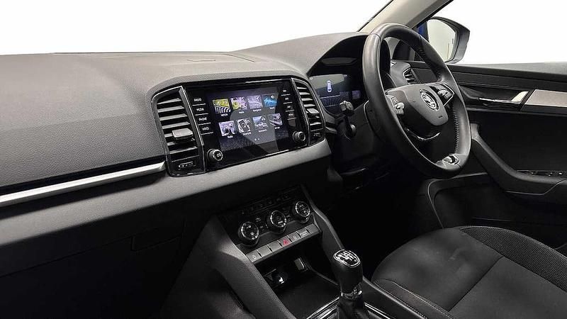 Used Skoda Karoq SE Drive 81 HP (59 kW) 2023 Energy blue SUV