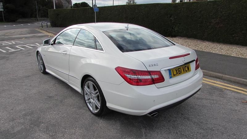 Used Mercedes E220 170 HP (125 kW) 2011 White Coupe