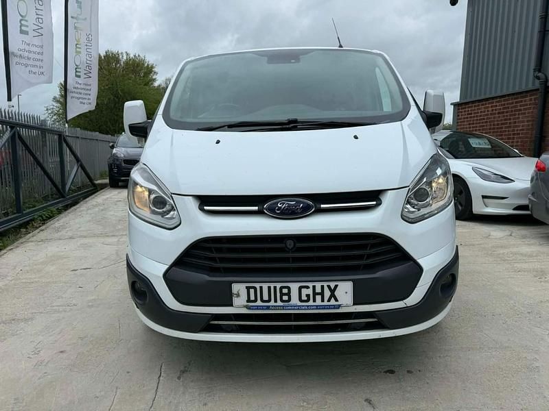 Used Ford Transit Custom Limited 130 HP (95 kW) 2018 White Van
