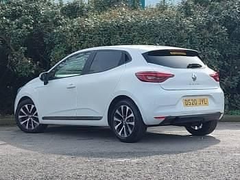 Used Renault Clio V Iconic 100 HP (73 kW) 2020 White Hatchback