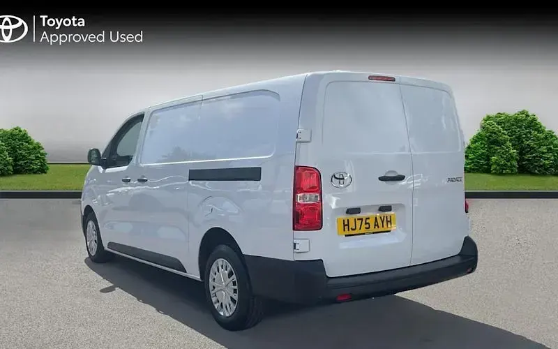 Used Toyota Proace 144 HP (105 kW) 2025 White MPV