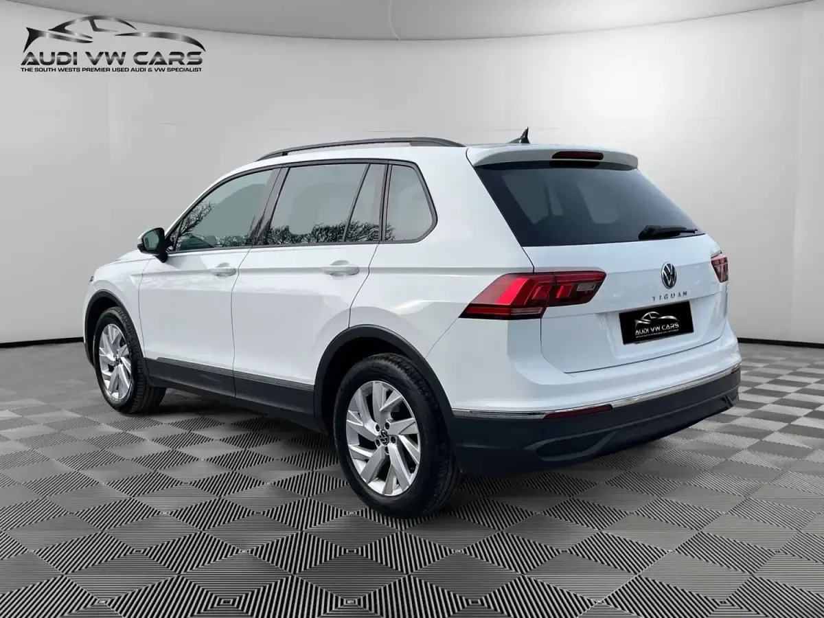 Used VW Tiguan Life 150 HP (110 kW) 2022 White SUV