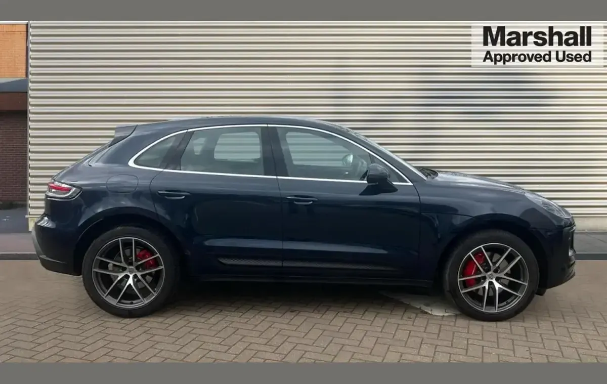 Used Porsche Macan 374 HP (275 kW) 2022 Blue SUV