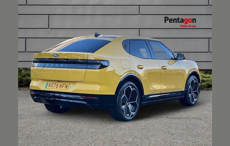 Usado Ford Capri Premium 210 kW (286 HP) 2025 Amarelo SUV