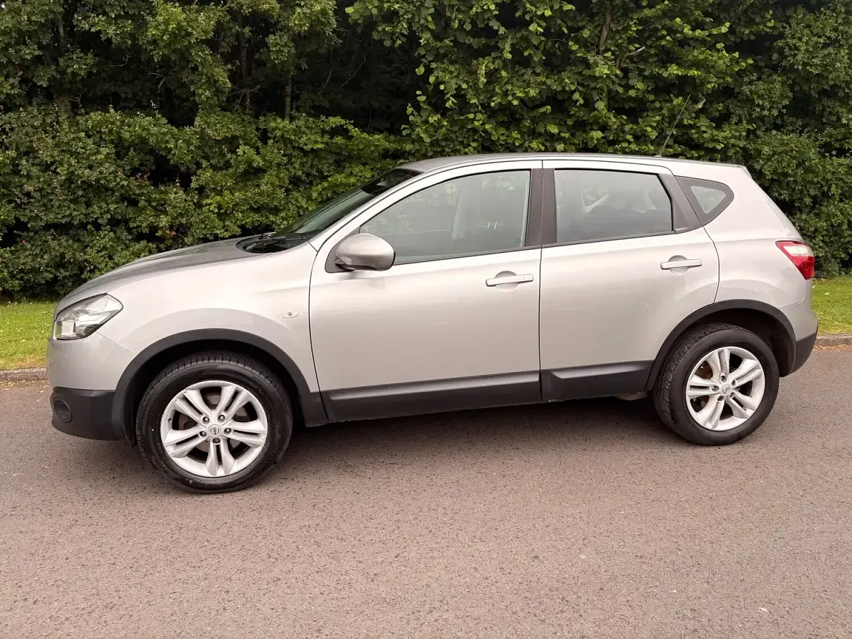 Used Nissan Qashqai Acenta 110 HP (80 kW) 2012 Silver SUV