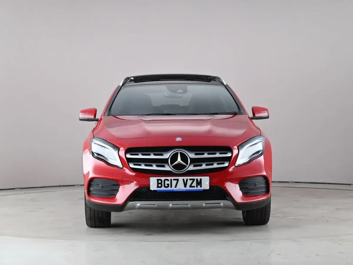 Usado Mercedes GLA250 AMG Line Premium Plus 211 HP (155 kW) 2017 Vermelho SUV