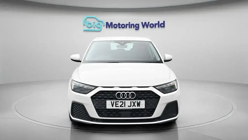 Used Audi A1 Sportback 95 HP (69 kW) 2021 White Hatchback