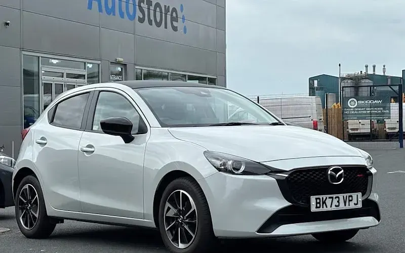 Begagnad Mazda 2 Homura-Aka 90 HK (66 kW) 2024 Halvkombi