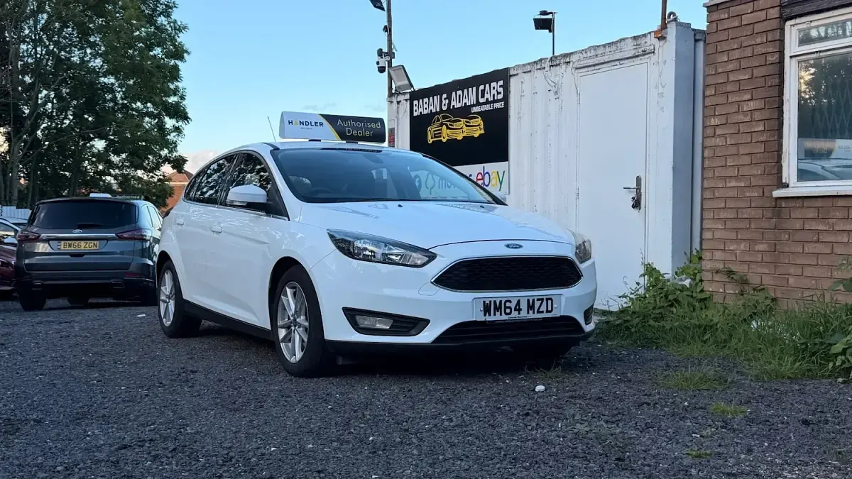 Used Ford Focus Zetec 125 HP (91 kW) 2014 White Hatchback