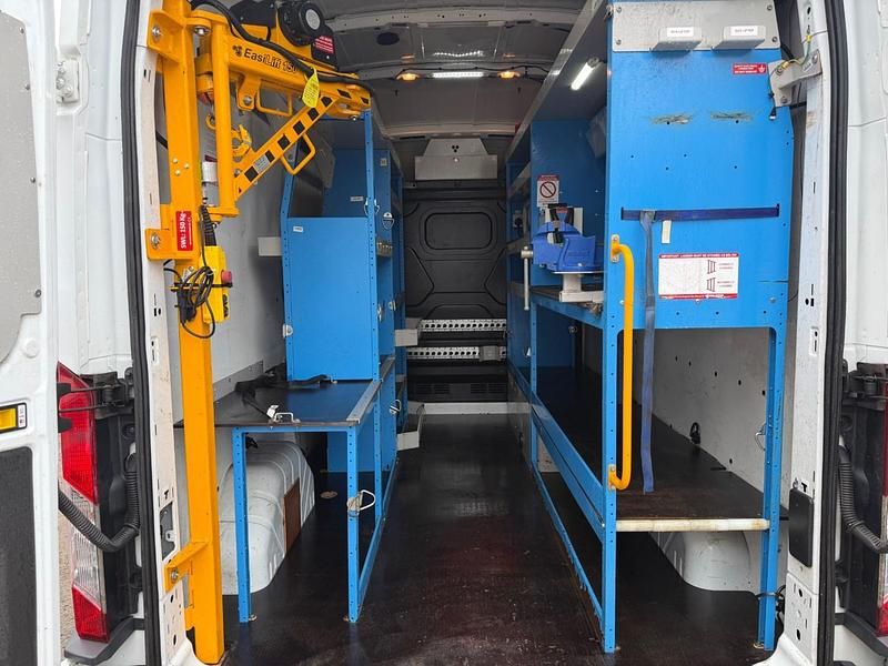 Used Ford Transit 130 HP (95 kW) 2018 White Van