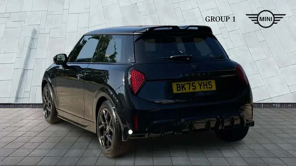 Used Mini Cooper Hatch 114 kW (156 HP) 2025 Black Hatchback