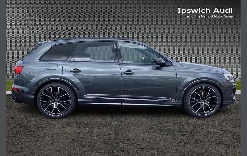 Usado Audi SQ7 Comfort 507 CV (372 kW) 2025 Gris SUV