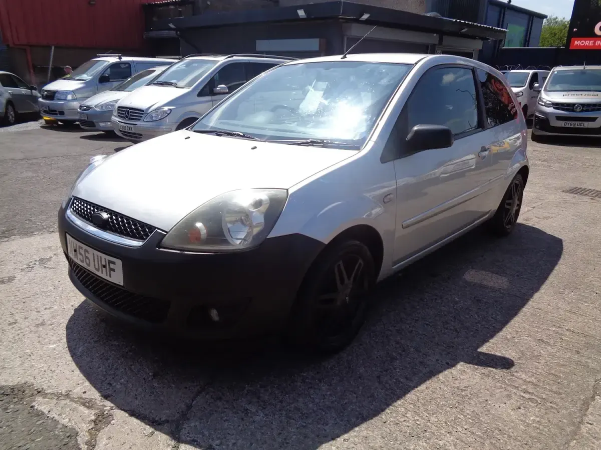 Used Ford Fiesta Ghia 80 HP (58 kW) 2007 Silver Hatchback