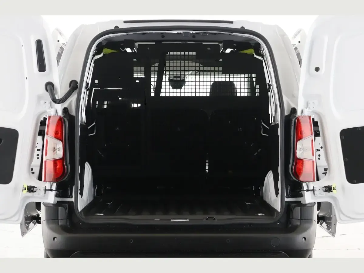 New Citroën Berlingo 100 HP (73 kW) 2026 White MPV
