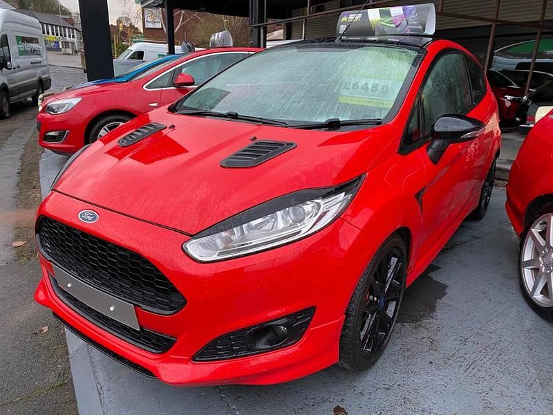 Used Ford Fiesta Zetec 140 HP (102 kW) 2017 Red Hatchback