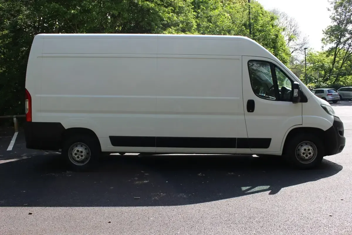 Second-hand Peugeot Boxer 2018 Alb Van
