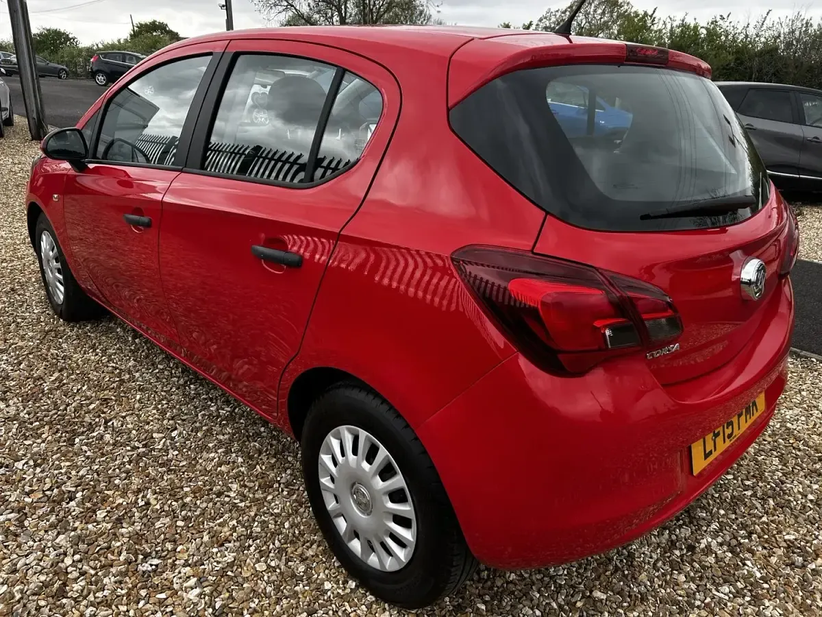 Used Vauxhall Corsa 70 HP (51 kW) 2015 Red Hatchback